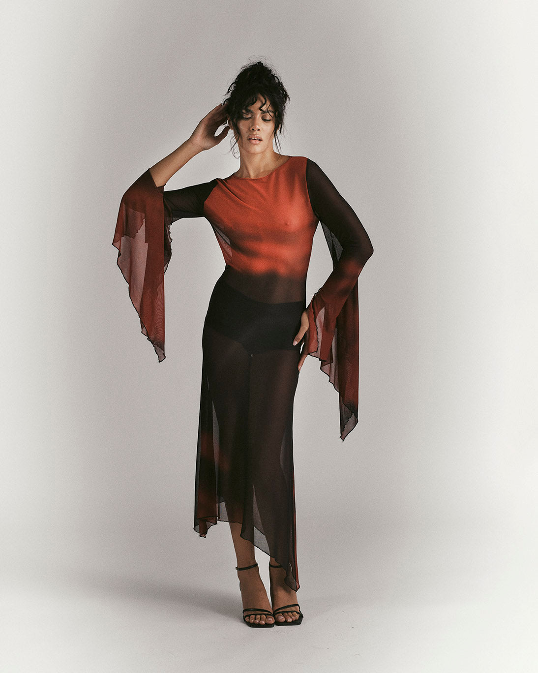 Abito in Tulle Nero Sfumato Rosso