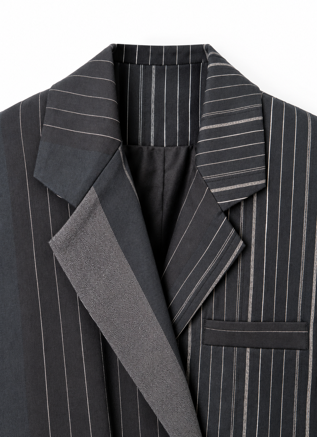 Blazer gessato over nero